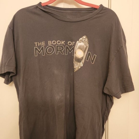 OFFICIAL THE BOOK OF MORMON T-Shirt Broadway Musical Men's XL - Picture 1 of 3